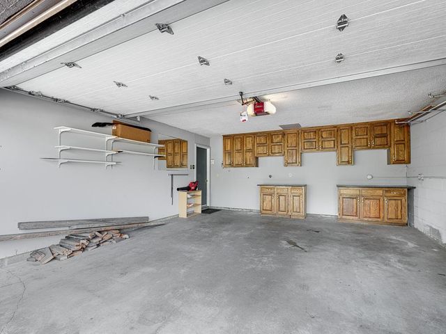 7633 Maplebrook Parkway N, Brooklyn Park, MN 55445