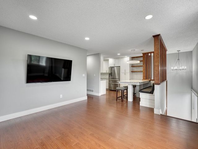 7633 Maplebrook Parkway N, Brooklyn Park, MN 55445