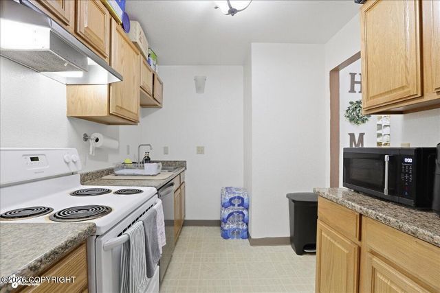 1930 E 72nd Avenue, Anchorage, AK 99507