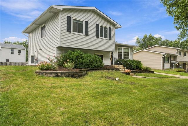 273 Lyons Drive, Bolingbrook, IL 60440