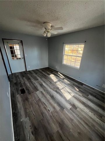 206 Oakridge Drive, Cleveland, GA 30528