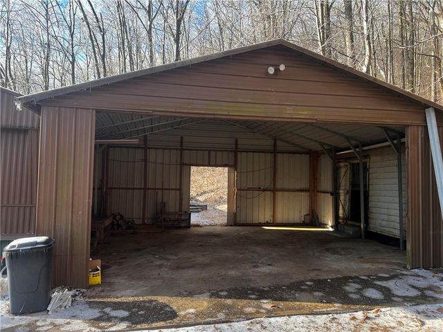 206 Oakridge Drive, Cleveland, GA 30528