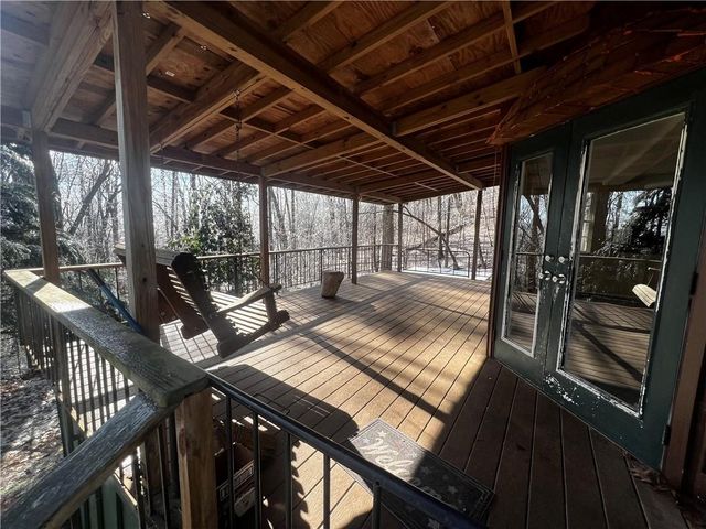 206 Oakridge Drive, Cleveland, GA 30528