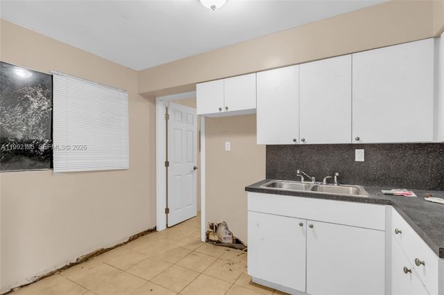 5020 NW 182nd St, Miami Gardens, FL 33055