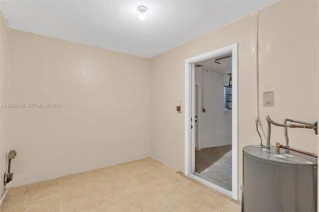 5020 NW 182nd St, Miami Gardens, FL 33055