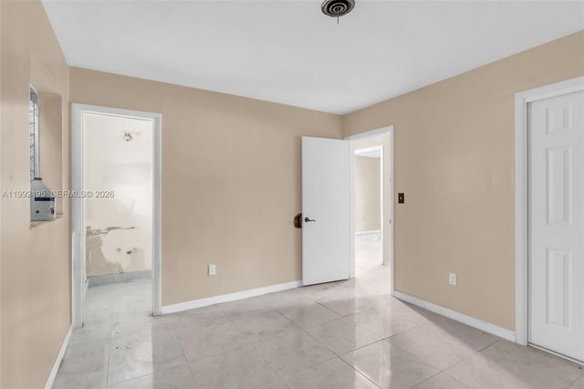 5020 NW 182nd St, Miami Gardens, FL 33055