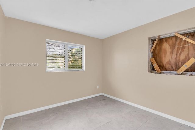 5020 NW 182nd St, Miami Gardens, FL 33055