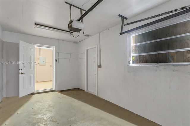 5020 NW 182nd St, Miami Gardens, FL 33055