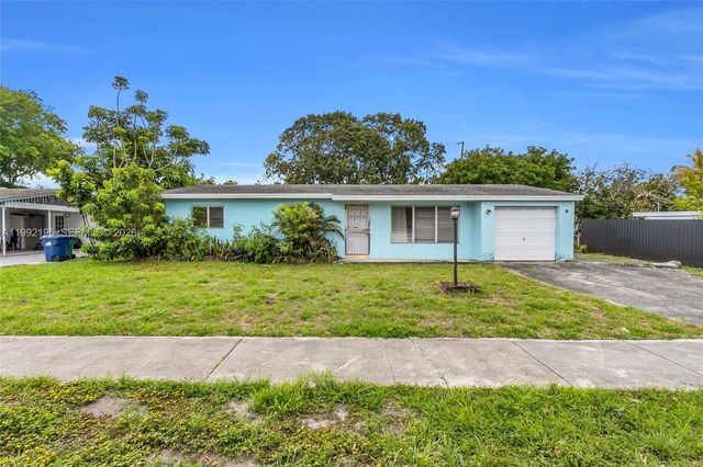 5020 NW 182nd St, Miami Gardens, FL 33055