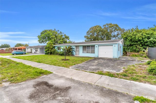 5020 NW 182nd St, Miami Gardens, FL 33055