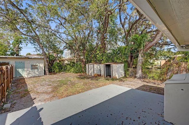 208 SW 2nd Pl, Dania Beach, FL 33004