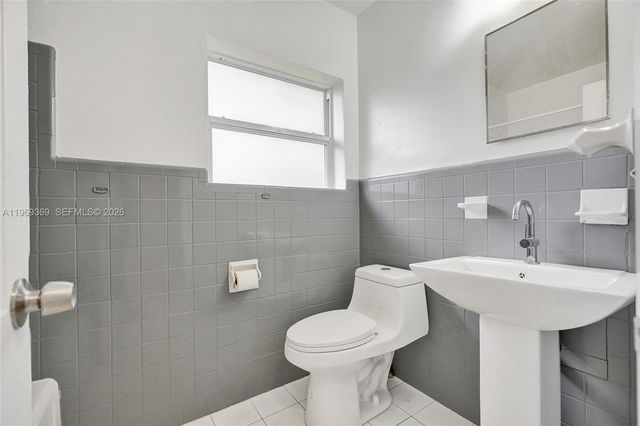 208 SW 2nd Pl, Dania Beach, FL 33004