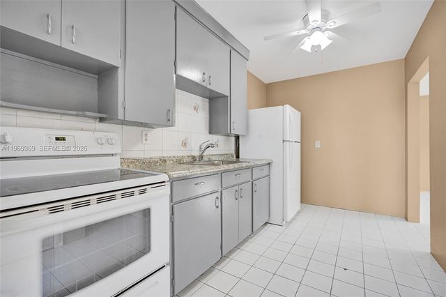 208 SW 2nd Pl, Dania Beach, FL 33004