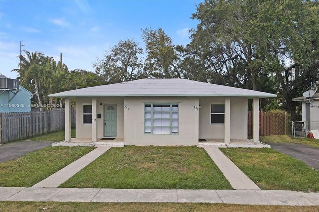 208 SW 2nd Pl, Dania Beach, FL 33004