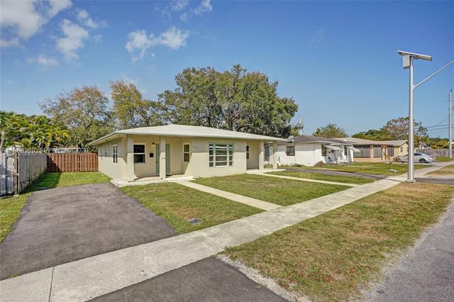 208 SW 2nd Pl, Dania Beach, FL 33004