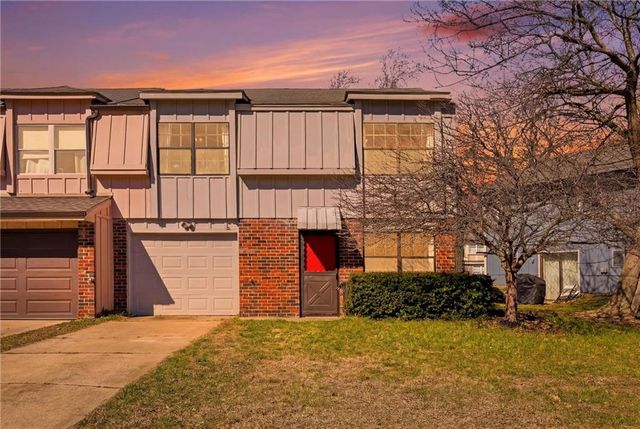 14100 MERRYWOOD Lane, Grandview, MO 64030