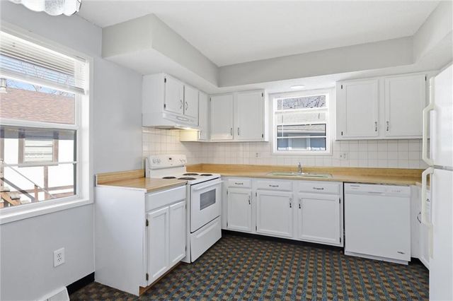 14100 MERRYWOOD Lane, Grandview, MO 64030