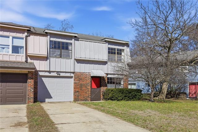 14100 MERRYWOOD Lane, Grandview, MO 64030