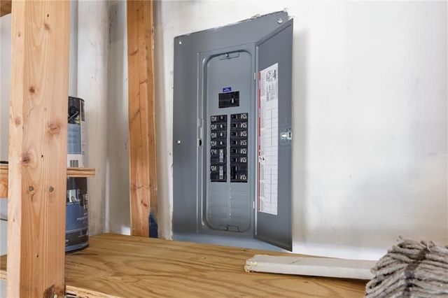 14100 MERRYWOOD Lane, Grandview, MO 64030