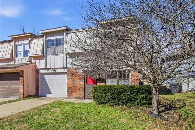 14100 MERRYWOOD Lane, Grandview, MO 64030