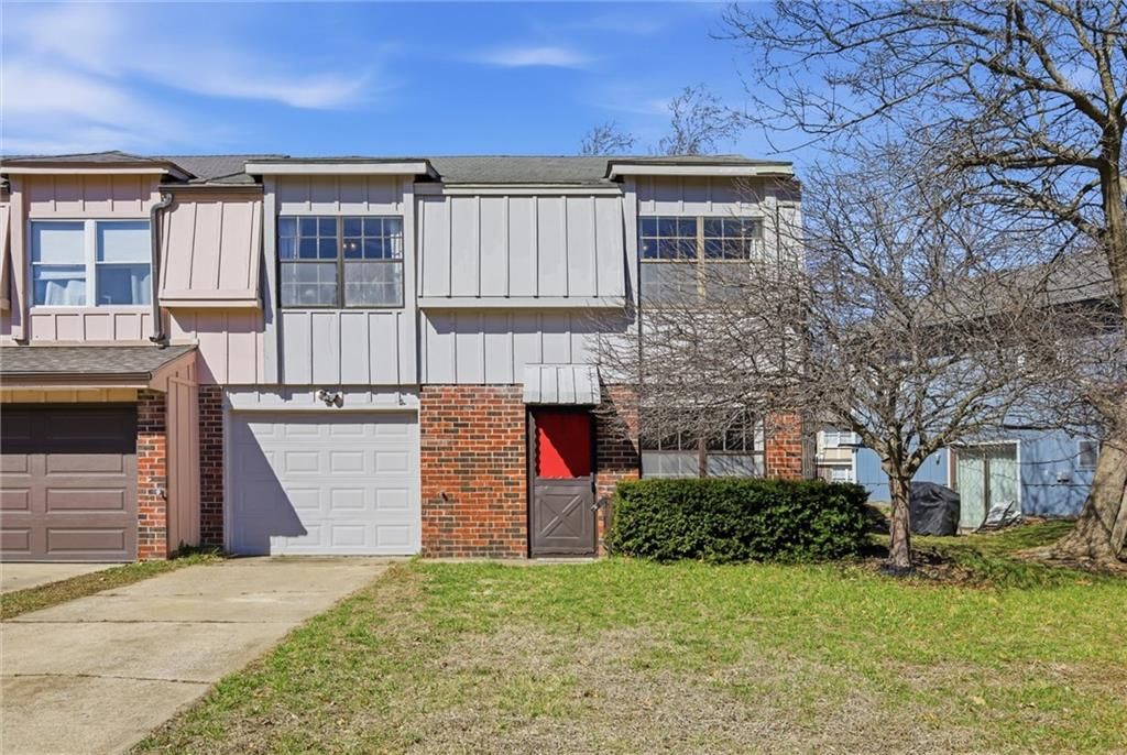 14100 MERRYWOOD Lane, Grandview, MO 64030