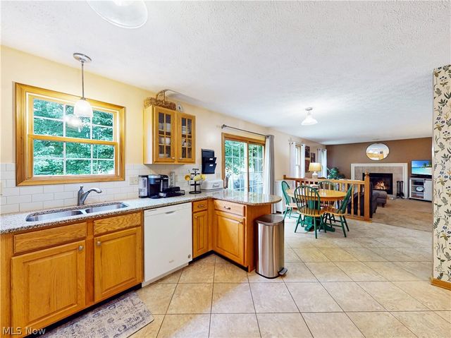 8260 Rachel Lane, North Ridgeville, OH 44039