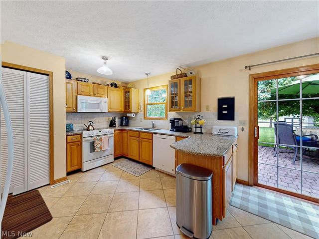 8260 Rachel Lane, North Ridgeville, OH 44039