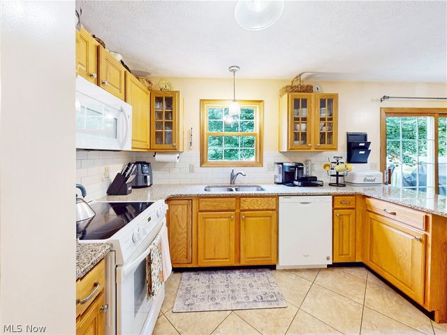 8260 Rachel Lane, North Ridgeville, OH 44039