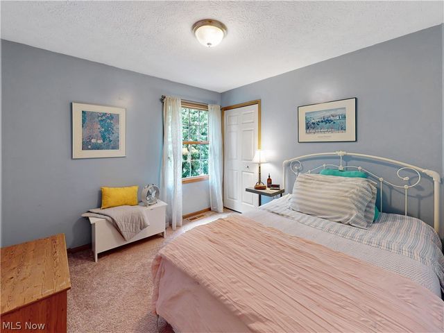 8260 Rachel Lane, North Ridgeville, OH 44039