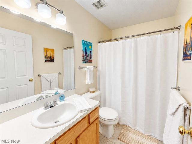 8260 Rachel Lane, North Ridgeville, OH 44039