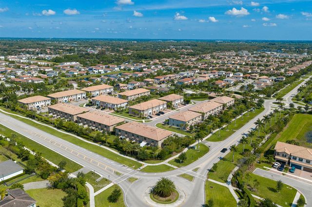 4819 Chantilly Road, Lake Worth, FL 33467
