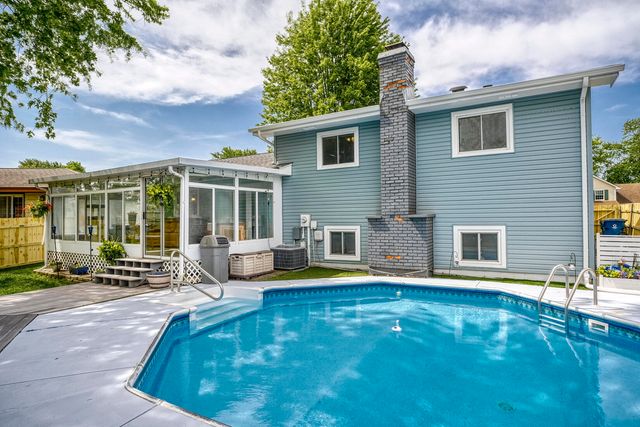 5060 W 87th Place, Crown Point, IN 46307