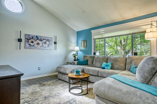 5060 W 87th Place, Crown Point, IN 46307