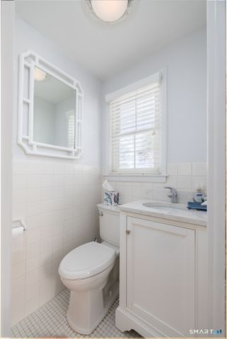 223 Carriage Drive, Middlebury, CT 06762