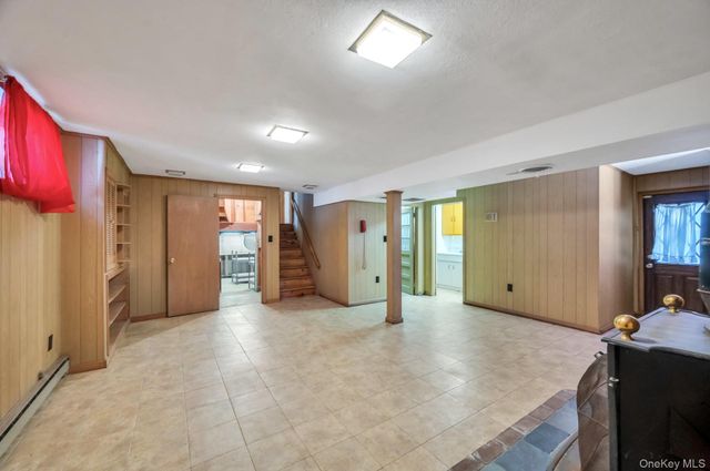 14 Sloane Avenue, Staten Island, NY 10306