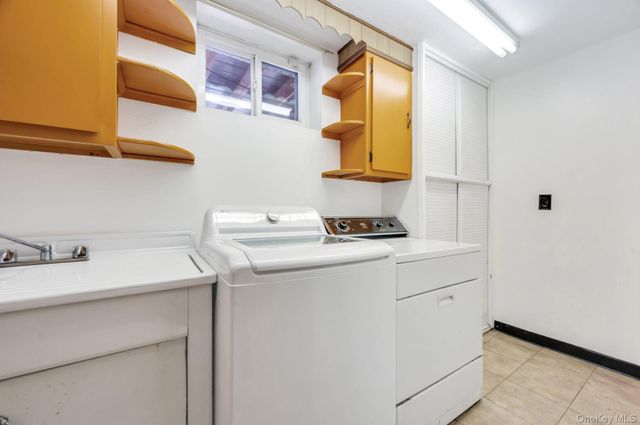 14 Sloane Avenue, Staten Island, NY 10306