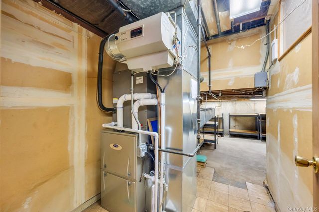 14 Sloane Avenue, Staten Island, NY 10306