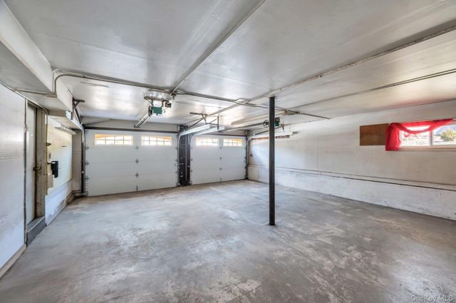 14 Sloane Avenue, Staten Island, NY 10306