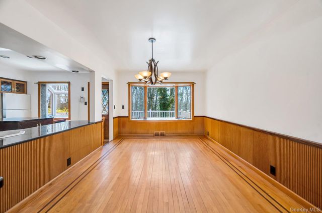 14 Sloane Avenue, Staten Island, NY 10306