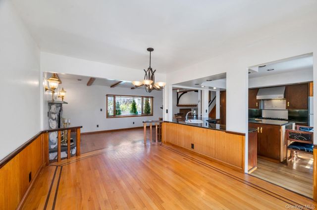 14 Sloane Avenue, Staten Island, NY 10306