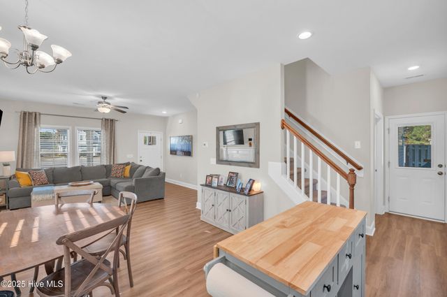 106 Shagbark Court, Jacksonville, NC 28546