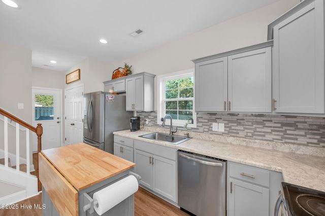 106 Shagbark Court, Jacksonville, NC 28546