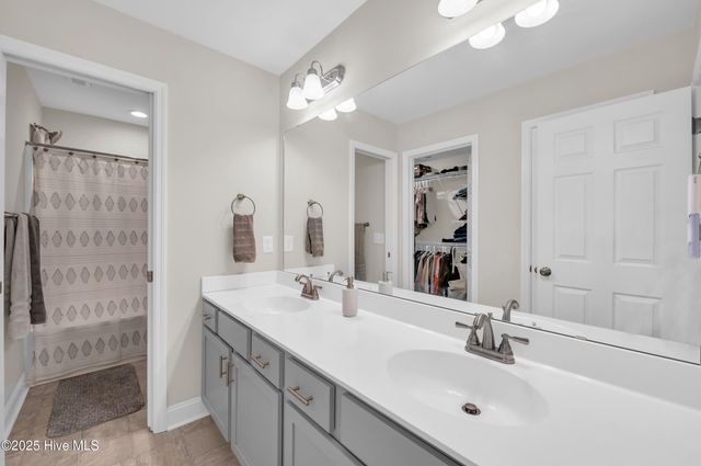 106 Shagbark Court, Jacksonville, NC 28546