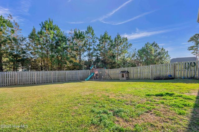 106 Shagbark Court, Jacksonville, NC 28546