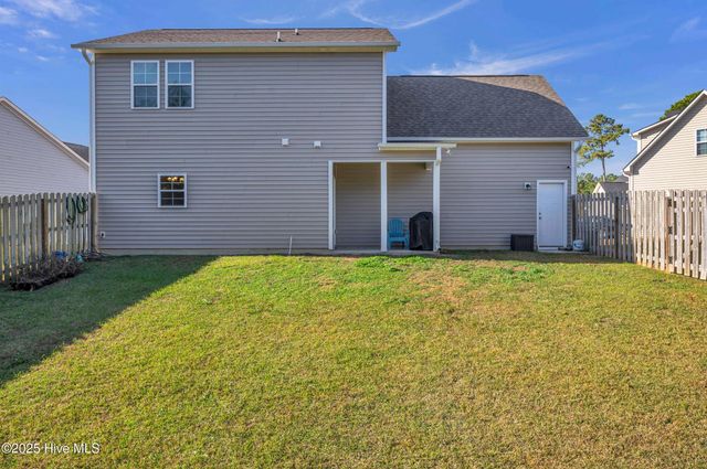 106 Shagbark Court, Jacksonville, NC 28546