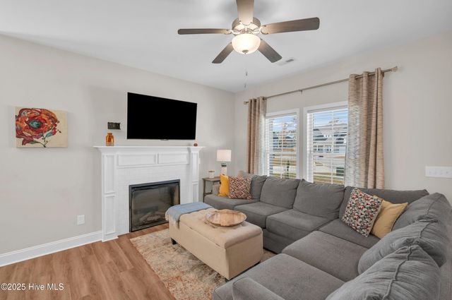 106 Shagbark Court, Jacksonville, NC 28546