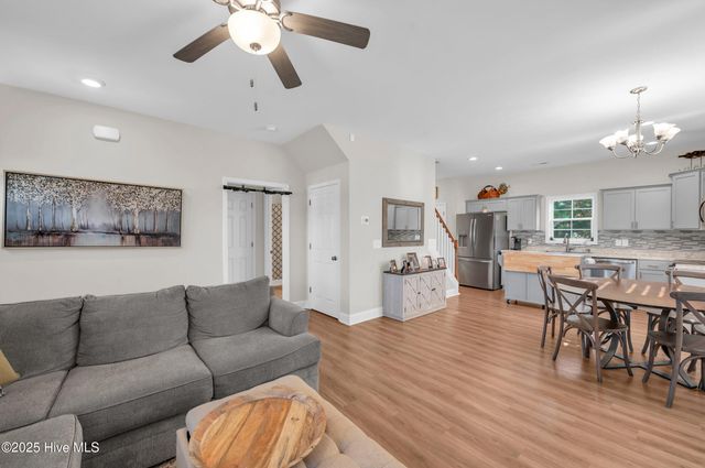 106 Shagbark Court, Jacksonville, NC 28546