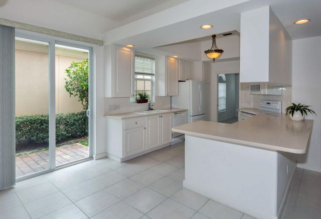 4705 Dovehill Drive, Palm Beach Gardens, FL 33418