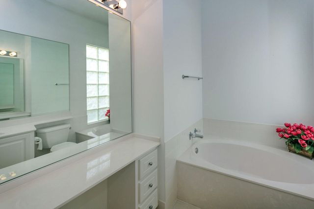 4705 Dovehill Drive, Palm Beach Gardens, FL 33418
