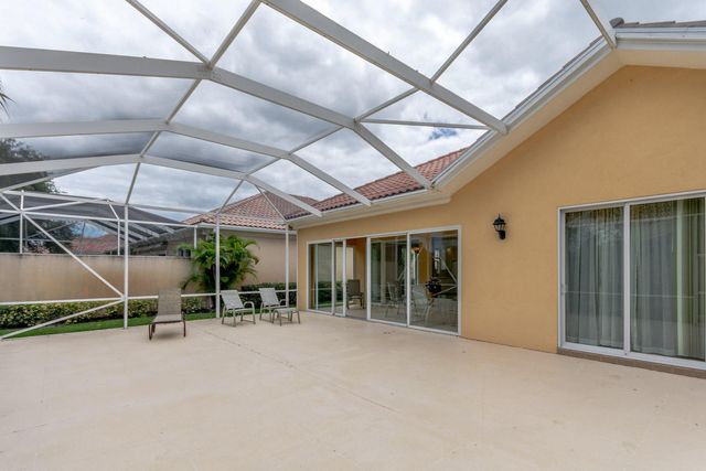 4705 Dovehill Drive, Palm Beach Gardens, FL 33418